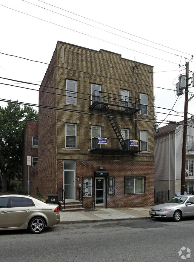 223 Hawthorne Ave, Newark, NJ 07112 Apartments Newark, NJ