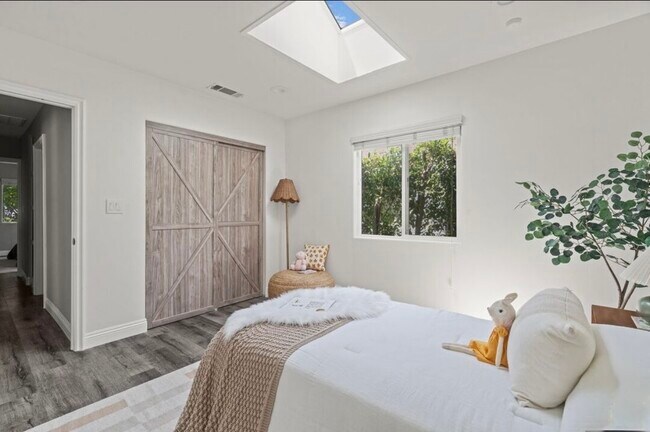 Habitación 2 con techo corredizo (se puede cerrar). - 5434 4th Ave