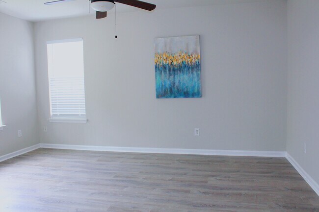 Main Living Room - 5138 Brooktree Dr