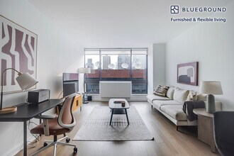 Building Photo - 500 W 56th St