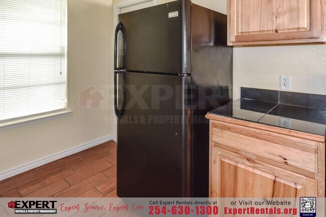Foto del edificio - 3-Bedroom Home with a Big Backyard in Kill...