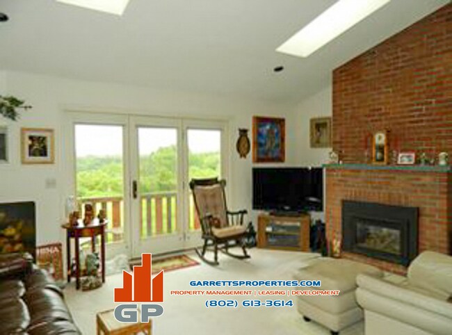 Foto del edificio - 243 Eastview Cir