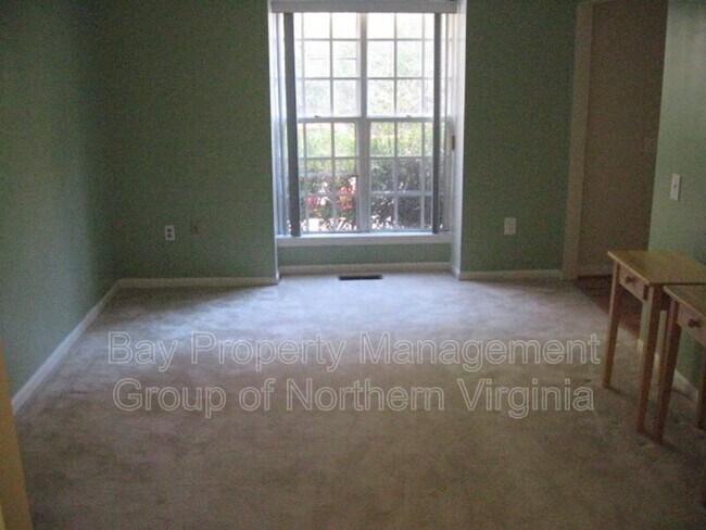 Building Photo - 10190 Sassafras Woods Ct