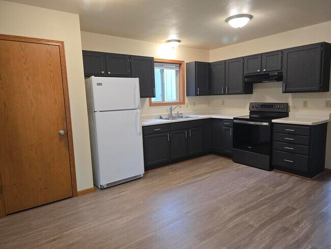 Foto del edificio - 808-810 Harney Avenue - 810