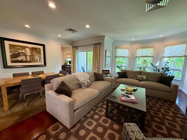 Foto del edificio - 629 Hammond St
