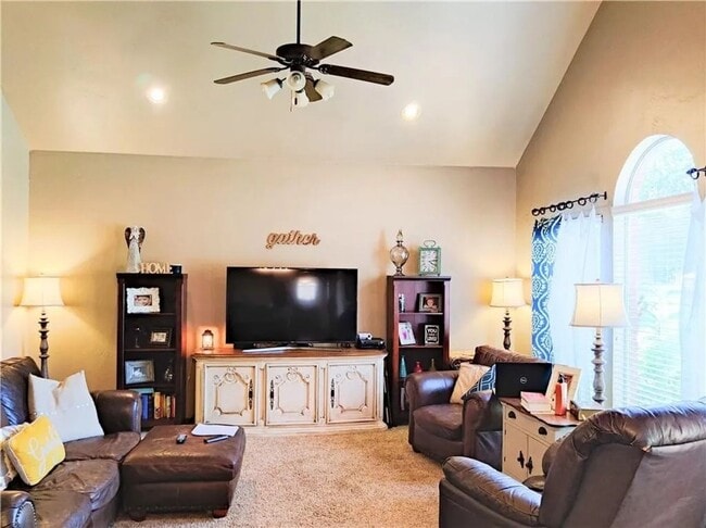 Building Photo - Spacious Home - Storm Shelter - Edmond Sch...