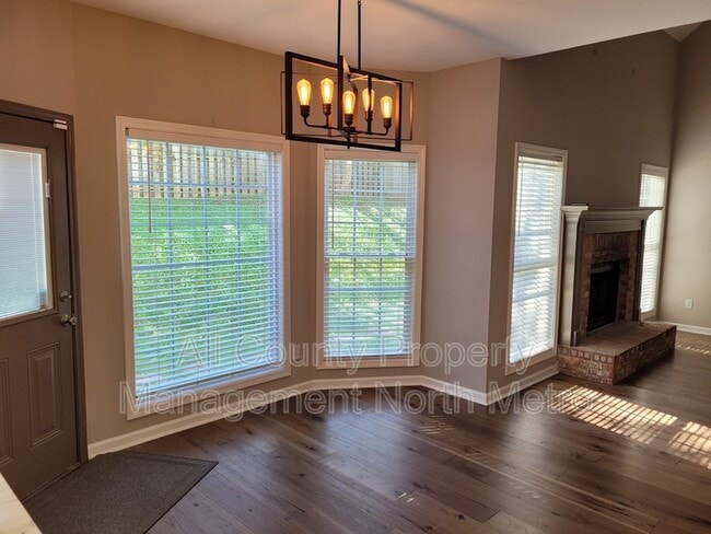 Foto del edificio - 506 Towne Ridge Way