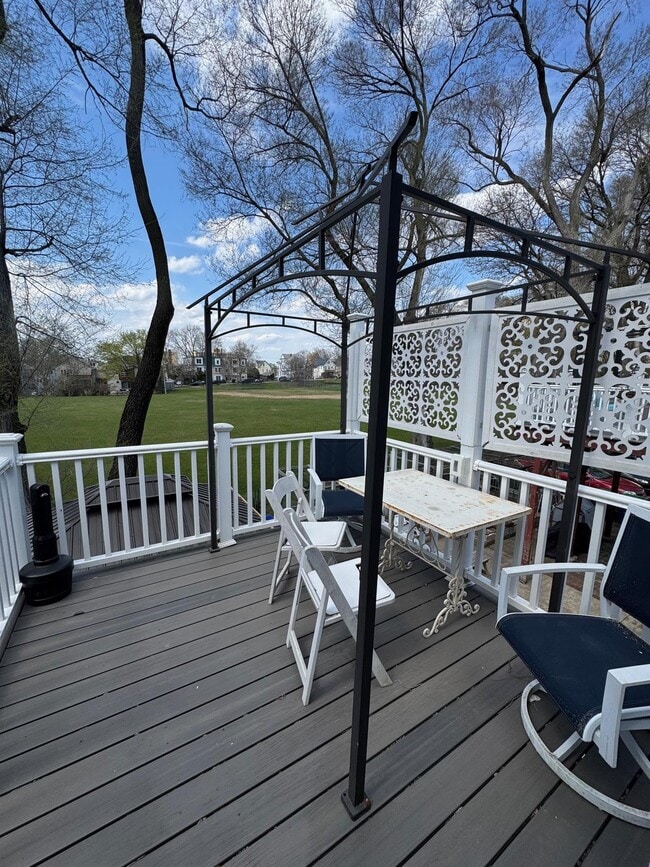 Foto del edificio - 13 Clarendon Ave