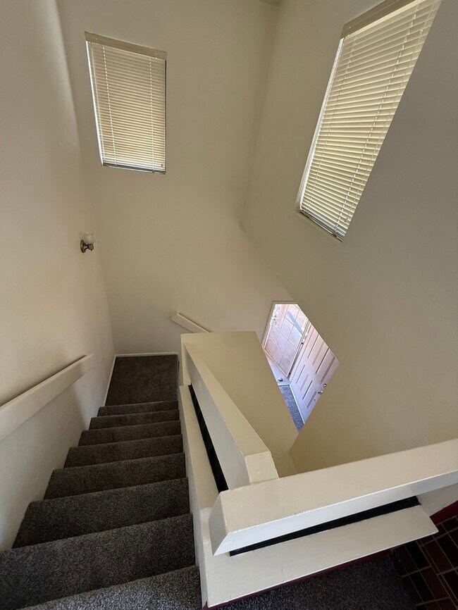 Foto del edificio - APARTMENT FOR RENT