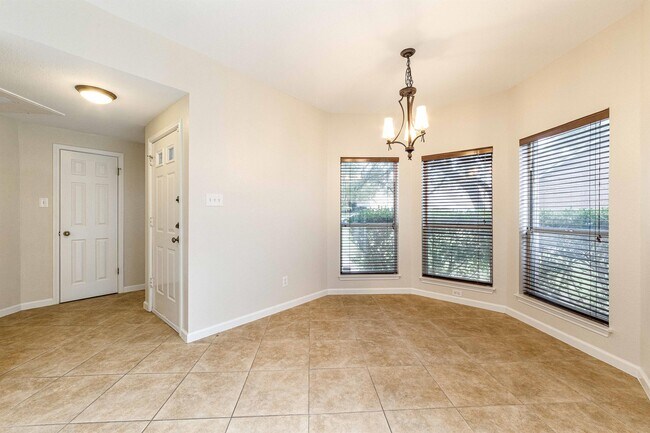 Foto del edificio - 5711 Taylor Draper Cove