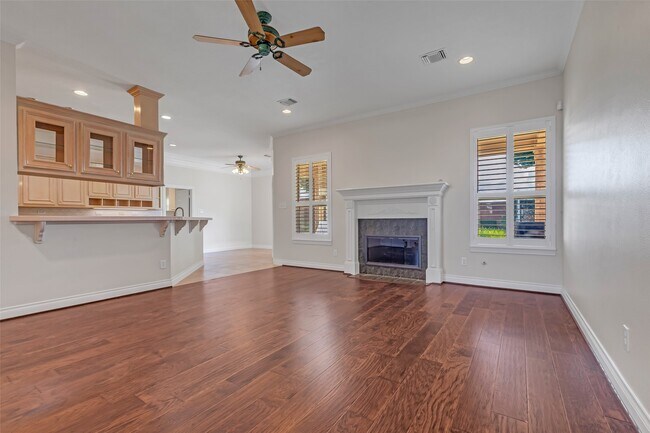 Building Photo - 13642 Lakeside Pl Dr