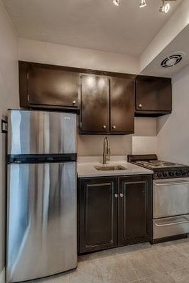 Building Photo - 341 Des Peres Ave