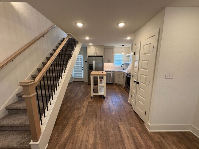 Building Photo - 1bd/1ba House Available!