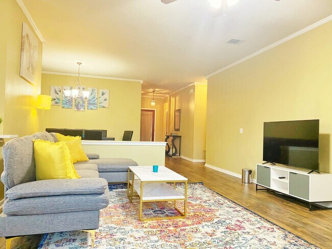 Building Photo - 4021 Barlow Dr