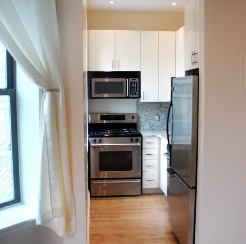 Building Photo - 55 E 93rd St