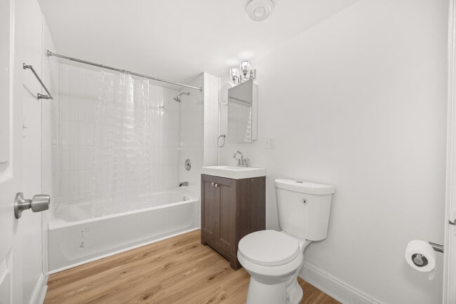 Foto del edificio - 2228 S. Wood-BSMT