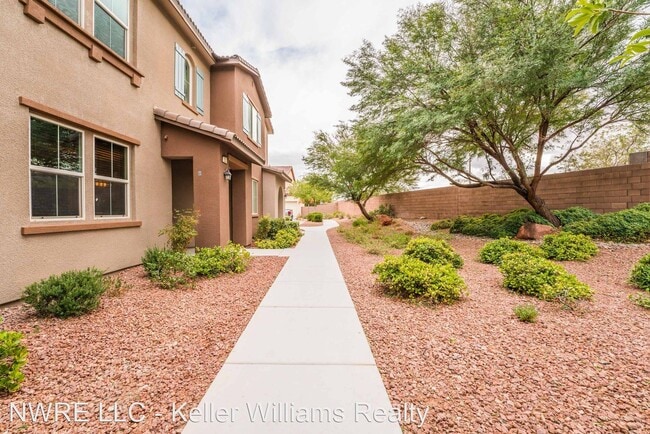 Building Photo - 3 br, 2.5 bath House - 11402 Newton Common...