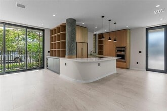 Building Photo - 3601 SW 23rd Terrace