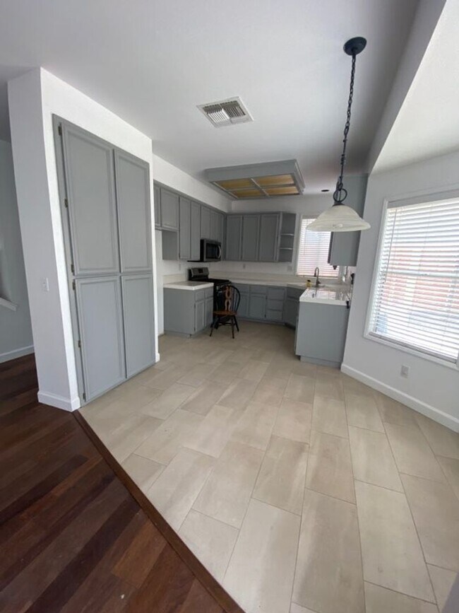 Building Photo - Welcome Home!
