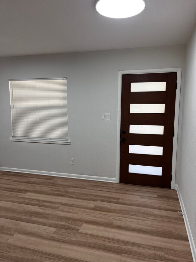 Foto del edificio - 1606 Overlake Ave