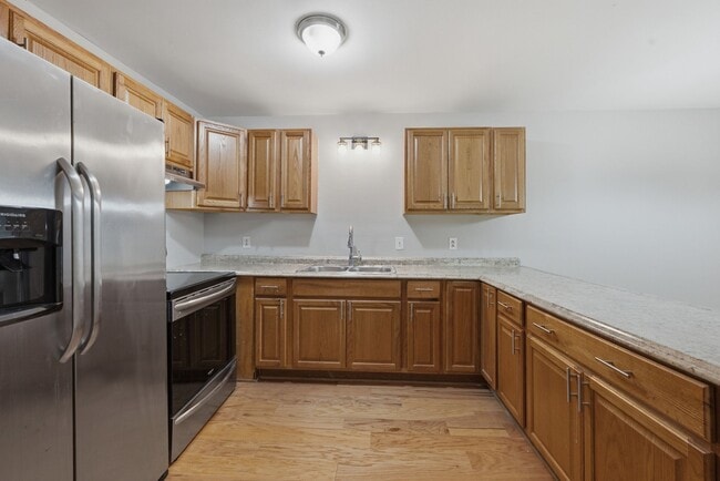 Building Photo - 815 Ashlawn Pl