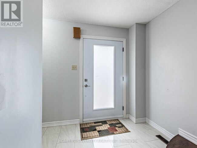 Photo du bâtiment - 30 Castlehill Rd