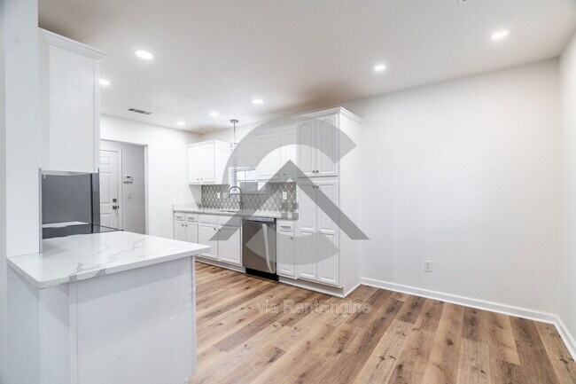 Building Photo - 202 Wild Ivy Cove