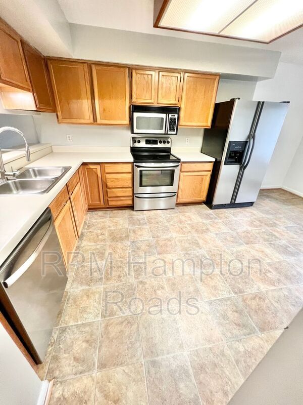 Primary Photo - 4308 Silverleaf Ct