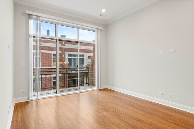 Foto del edificio - 1051 W Monroe St