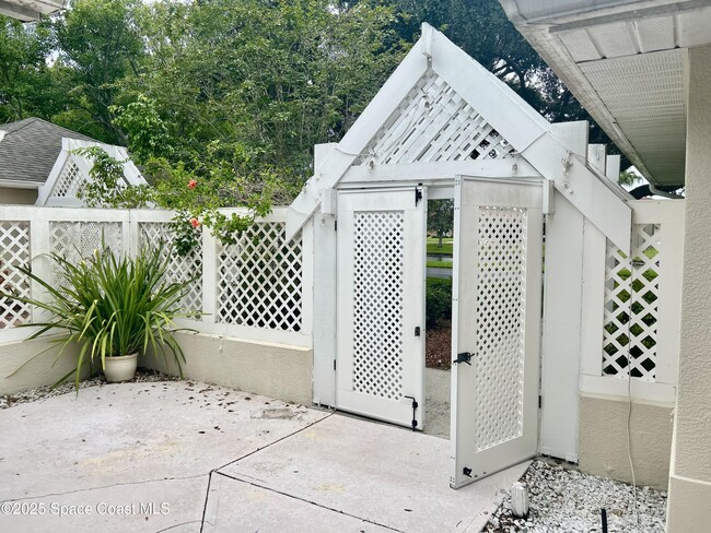Foto del edificio - 729 Kenwood Cir