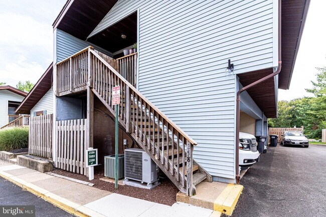 Building Photo - 2586 Merrywood Ct