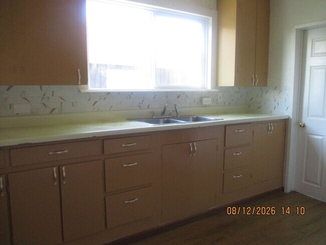Foto del edificio - 1227 Chenault Ave