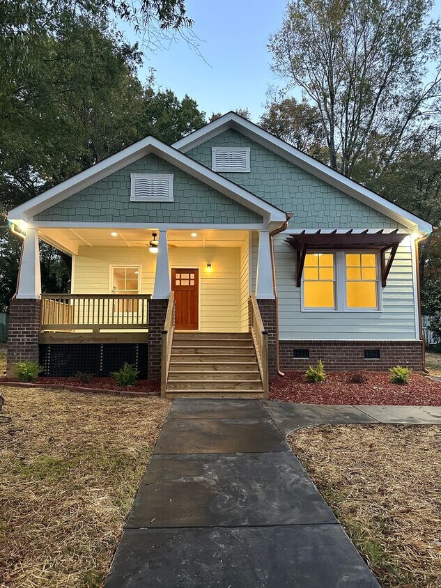 Primary Photo - Downtown Monroe Home Available