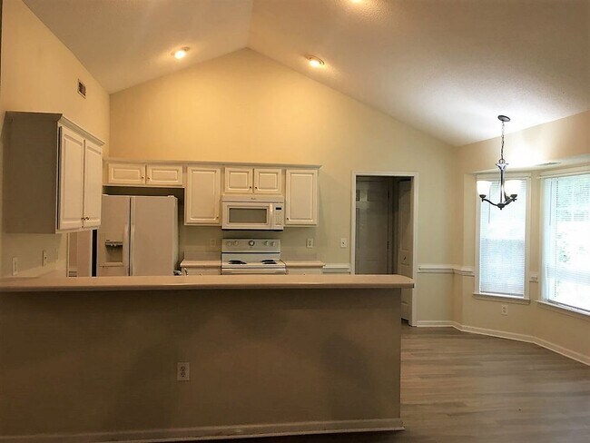Building Photo - HIGHGROVE ESTATES