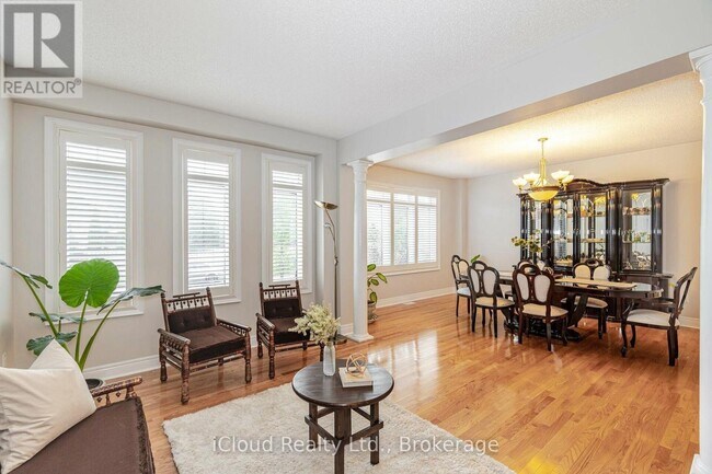 Building Photo - 32 Radial St