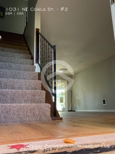 Foto del edificio - 1031 NE Cowls St. Unit #2
