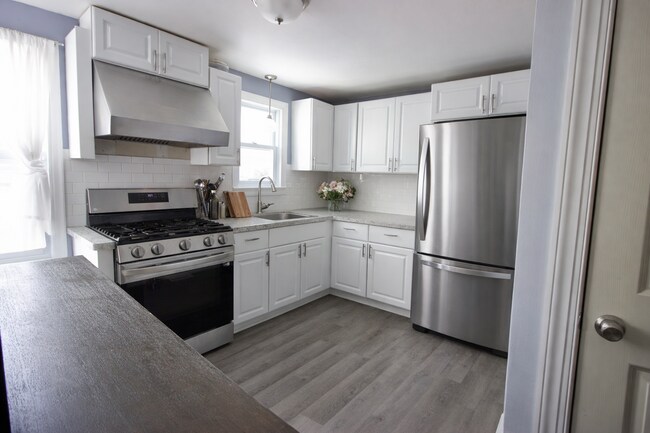 Cocina - 93 Clayton St