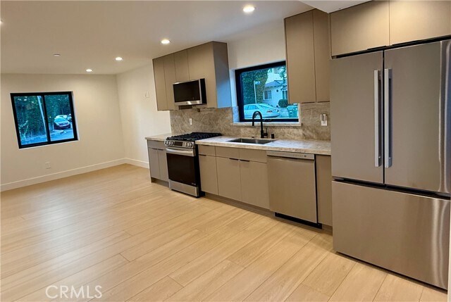 Foto del edificio - 12820 Bloomfield St
