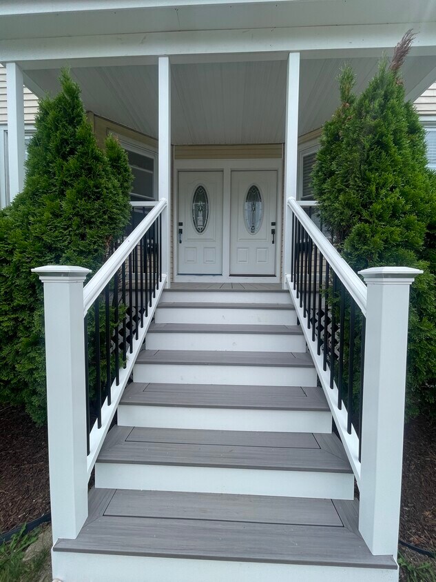 Primary Photo - 22 Alger Pl