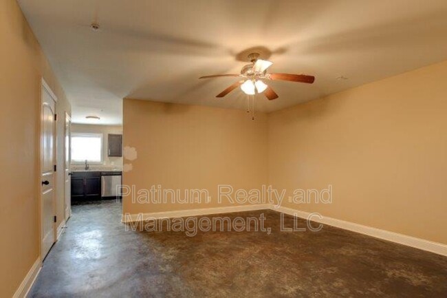 Building Photo - 1615 Railton Ct