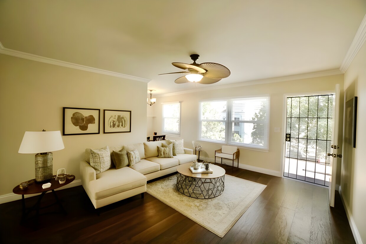 Foto principal - 4325 Clinton St