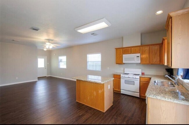 Foto del edificio - 235 N Fowlkes St