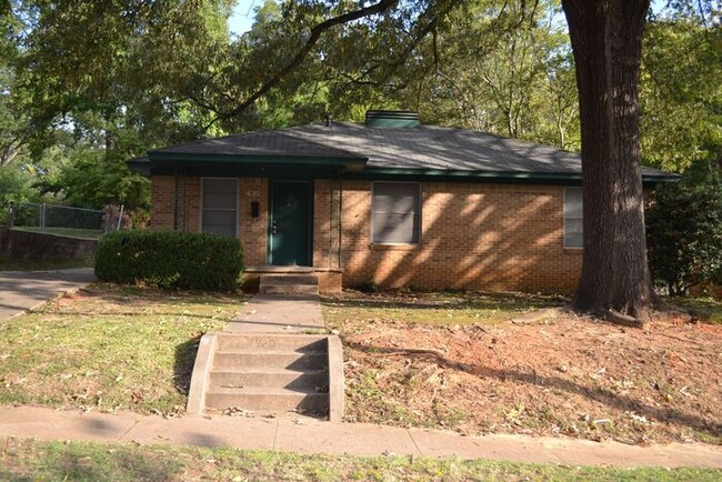 Building Photo - 3 bedroom, 1 bathroom in Tyler - Tour Today!