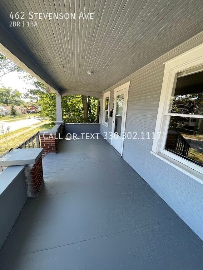 Building Photo - Two bedroom one bathroom single story home...