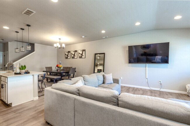 Foto del edificio - Townhouse Unit for Rent