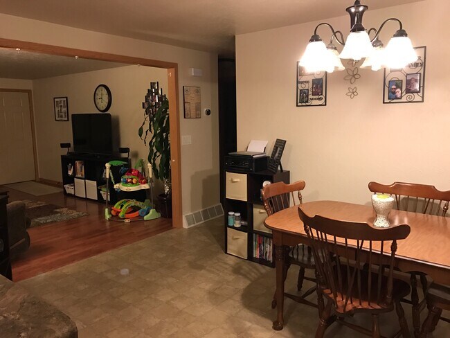 Foto del edificio - 2688 Lavender Ln
