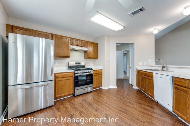 Building Photo - 3 br, 2 bath House - 2014 Park Canyon