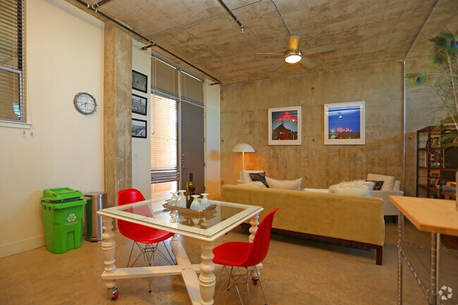 Estudio - 1221 Broadway Lofts