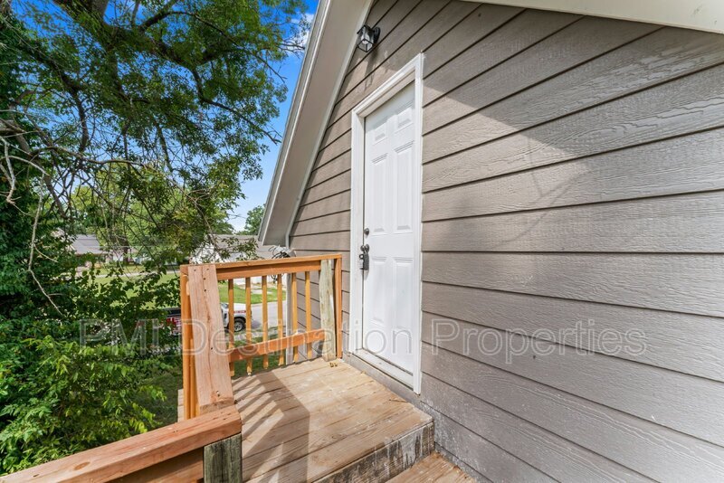 Primary Photo - 321 Mill St