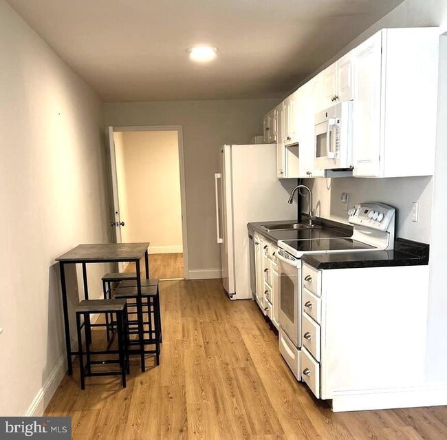 Foto del edificio - 12606 Stratford Garden Dr